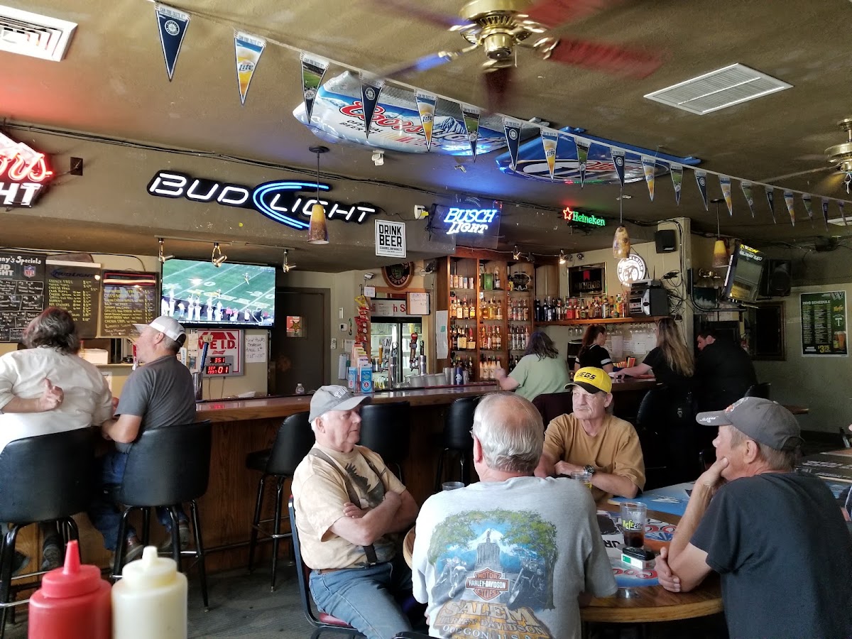 Holland's Bar & Grill — photo 1